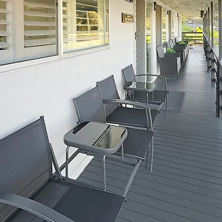 Skyes Beach House - 2 Spas, Sauna, Arcade Games Malua Bay Exterior photo