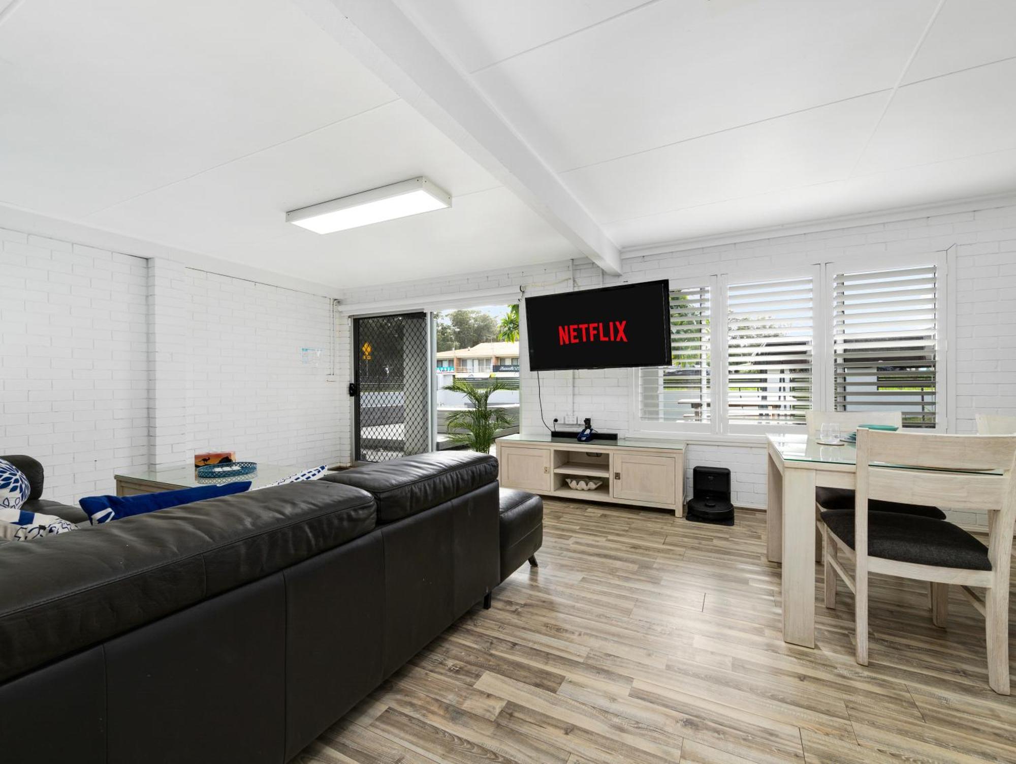 Holiday home Skyes House - 2 Spas, Sauna, Arcade Games Malua Bay