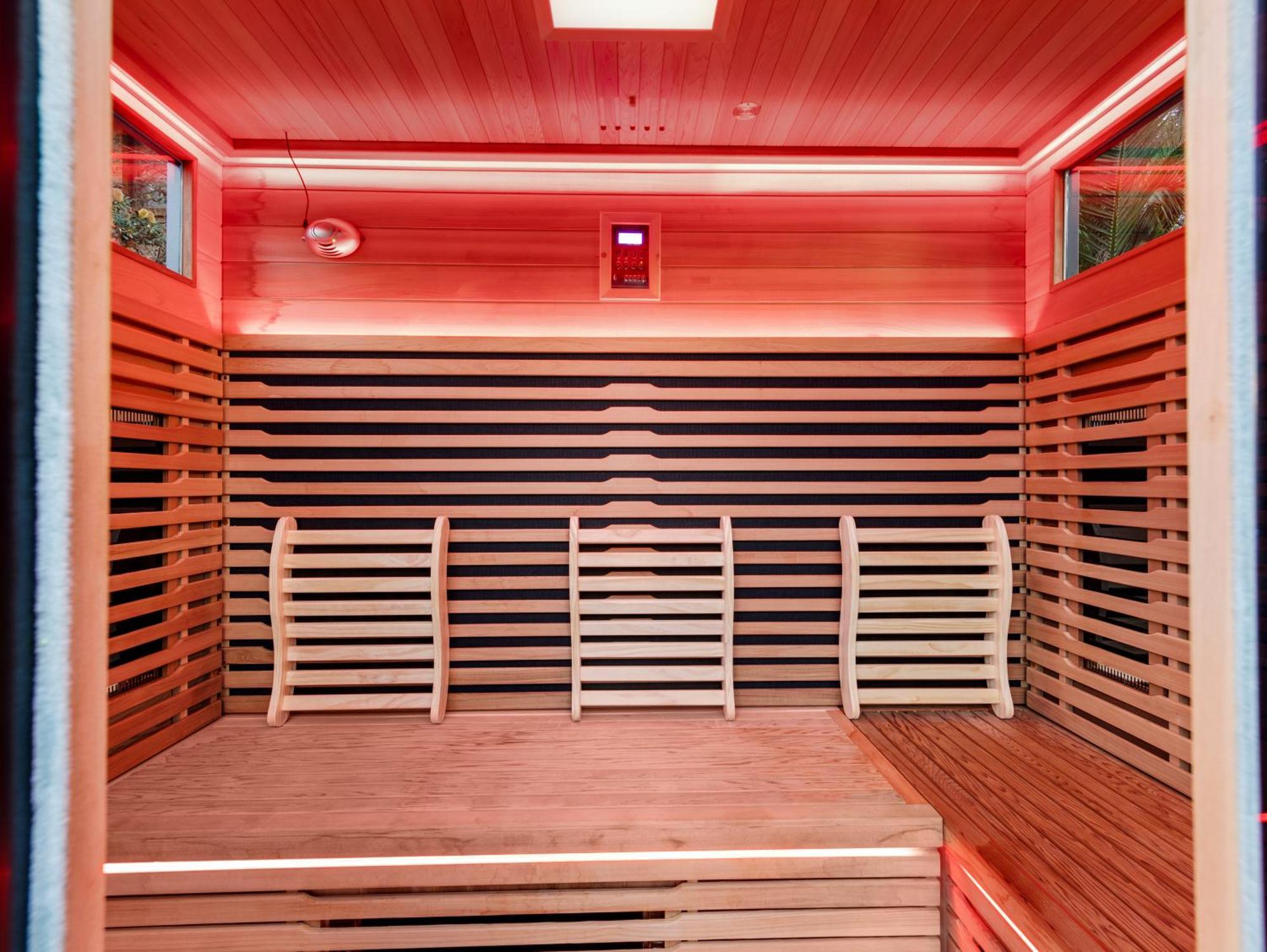 Holiday home Skyes House - 2 Spas, Sauna, Arcade Games Malua Bay